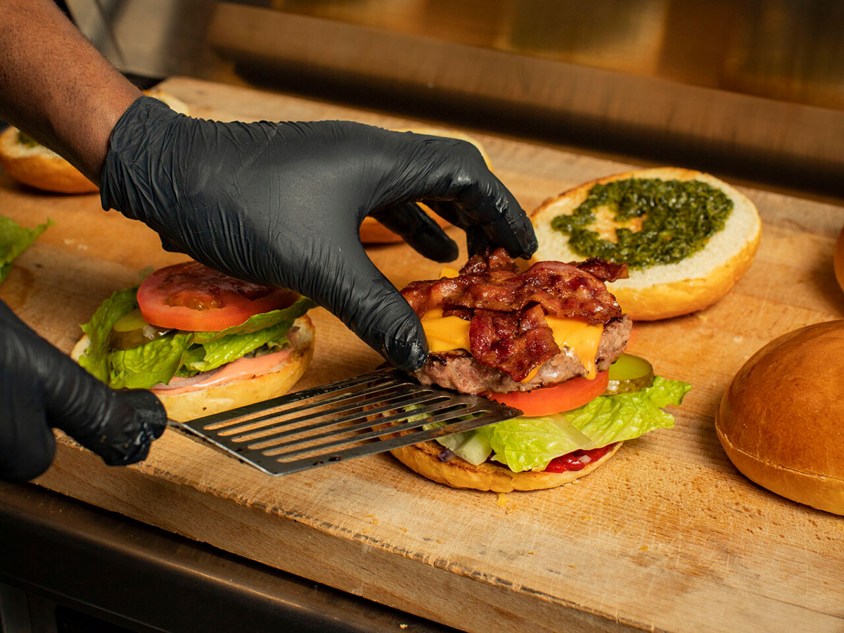 Zubereitung eines Burgers